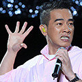 周末一路去看陈小春