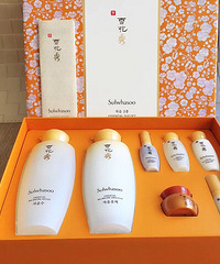 雪花秀滋阴水乳套盒转一套,这一套不用我多