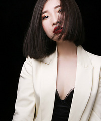 温婉和服小女子转换冷酷个性机车妹