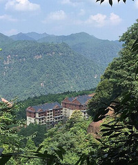 避暑房买在四面山,安逸的避暑环境发起,晚上睡觉还要盖被子