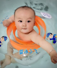 游泳也要摆个最帅的POSE