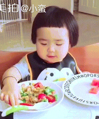 每天就等着看她吃饭。。。