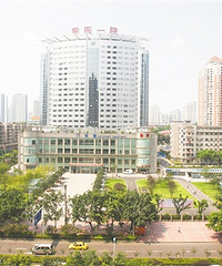 我就是想买离医院近点的房子,闺蜜说我脑壳有包