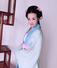 ��һ�����ĵ�Ů�ӣ�����ǣ��������������