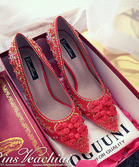 ��鴩��̷����ŵĻ�������߸�Ь�����廨Ь�أ�������ѡһ��