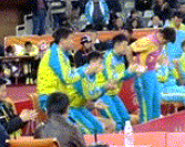 一大早看到这张GIF给笑喷了