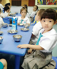 马上要开饭啦,我要坐好
