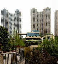华润五期的洋房单价近1万5,高层单价也是1万3以上