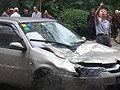 女子跳楼身亡砸坏了车