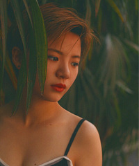 短发女生