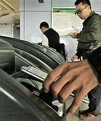 明年重庆可刷手机坐公交地铁啦!
