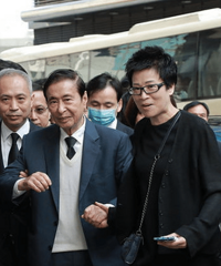 周大福和新世界老板郑裕彤出殡仪式,来了好多大佬
