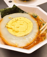鸵鸟蛋拉面……这个蛋是有多大!!