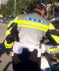 女司机微博痛斥交警反被教育要遵纪守法