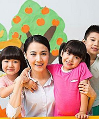 幼儿园老师一点都不好当,老婆又被小孩儿家长骂哭了,心疼