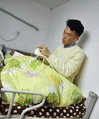重庆一高校现多名男生为女票织围巾,画风感人