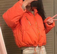 新买的高领棉服,这种橘色,看起来真的超级正