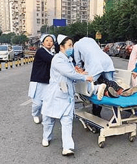 江北区马路边的紧急救援,除了感动更多的应是遗憾