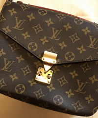 人生第一个LV,居然买到了最难买的邮差包
