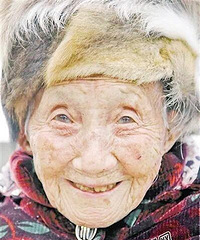 重庆114岁老人离世千人送行,五世同堂子孙60多人