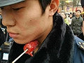 重庆一城管被竹签刺喉