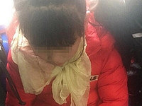 轻轨让座之尴尬,现在都是老的不坐让小的坐吗?