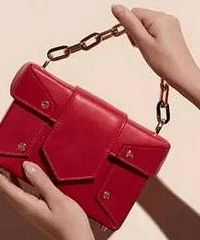 ������ƣ��һ��Ǹ���ƫ��С�ڰ�