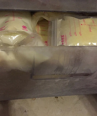 名副其实的奶牛 送母乳了,娃儿4个月了根