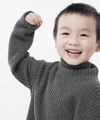 看我有力量,能好好保护妈妈