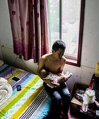 90后未婚爸爸的尴尬真实生活