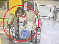 辣眼睛!男子在地铁站强吻保洁阿姨