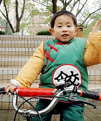 穿上妈妈买的饺子服出去嗨