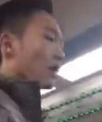 北京地铁这个满嘴脏话的男的要火,薛之谦都曝光他了