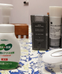 这款有消炎杀菌功效的洗面奶加上水杨酸精华,对祛痘有帮助