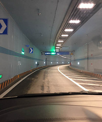 直播——解放碑地下环道今天12点开通,抢先来体验一下!