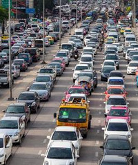 我想知道这里有多少是工作在区县,周末回主城的?