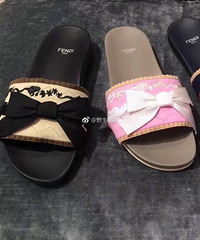 凉拖,近年来兵家必争的时尚之地…我还是最服气miumiu…