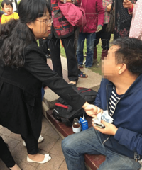 湖北男被骗到贵州搞传销,出逃到重庆饿晕遇好心人