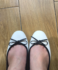热风买的大趴活,鞋子打折不说,内裤两条60