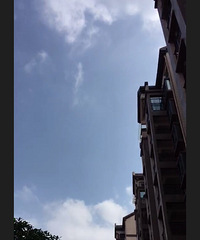 出售一套避暑度假房。