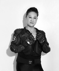母亲节到了,我要向大家隆重介绍我那个耍得很嗨的妈妈