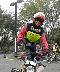 母亲节到了,我要向大家隆重介绍我那个耍得很嗨的妈妈