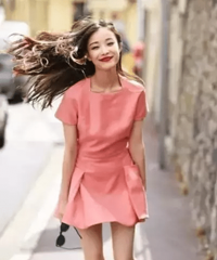 ʲô䣬Ů˶ôһɫ괺