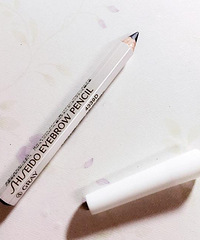 һ���ֲݣ�һ��������һ��������ġ����˺��õ�С������ɡ�