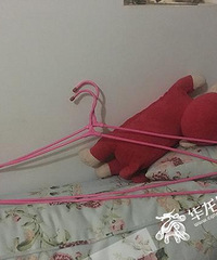 南岸“天降”衣架伤人续:衣架是谁家的?曾有人主动担责。