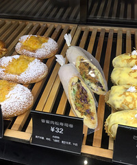 去太古里最爱的一家面包店,面包店中的兰博基尼绝对没差