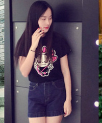 这些美女都穿得美美的来相亲
