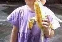 邻居请小孩吃芭蕉噎死,被起诉