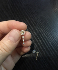 in love品牌9k金镶锆石条形耳钉,