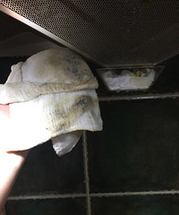 团的厨房油污清洁剂和洗衣皂质报,清洗方便。